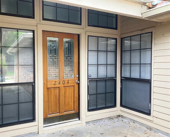 Building Photo - 2404 Sutton Dr