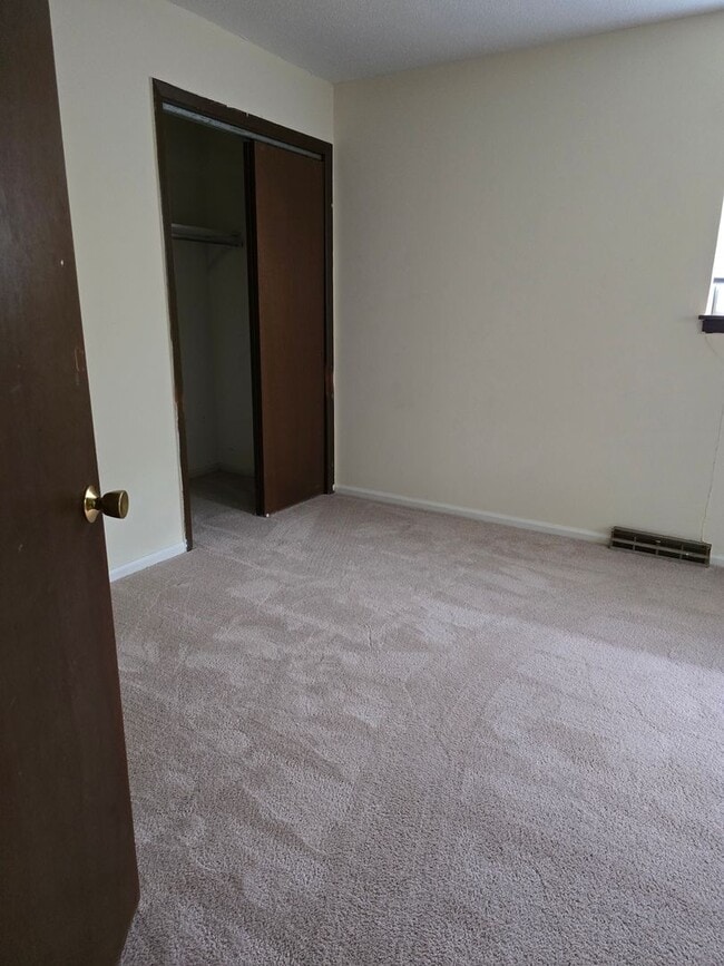 Building Photo - 2906-2908 N. Willowbrook