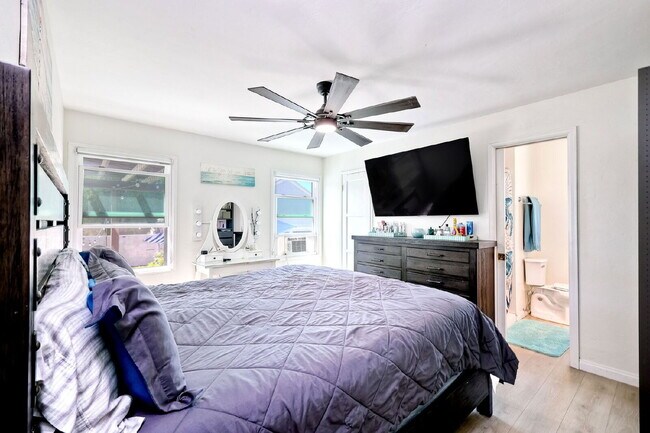 Building Photo - Beautifully Renovated La Mesa Home with 2-Car Detached Garage!