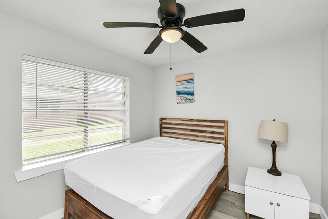 Building Photo - 5435 Pardee St