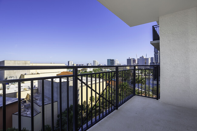 Building Photo - 610 W Las Olas Blvd