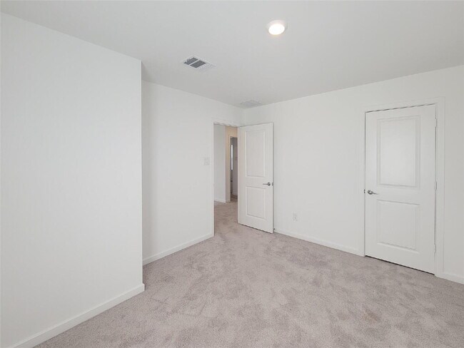Building Photo - "Charming 4-Bed Retreat on Primrose Myrtle Ln, Cypress - Spacious Living with 2.5 Baths!"