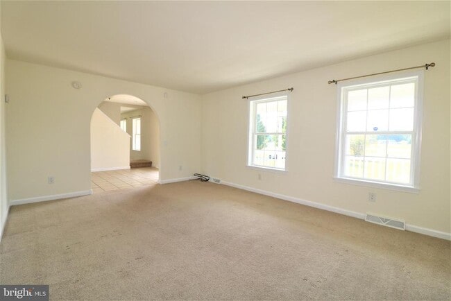 Building Photo - 412 Pauline Dr