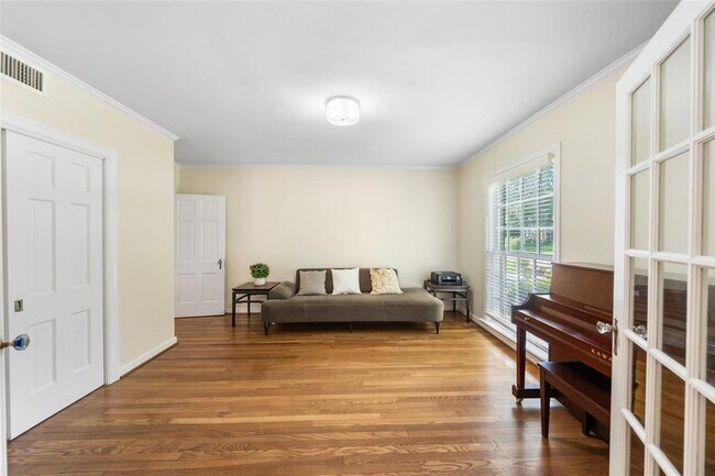 Building Photo - 6639 Fairfield St