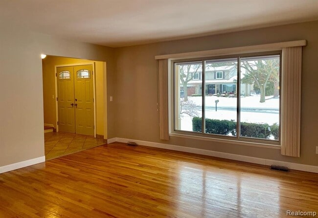 Building Photo - 4886 Hubbard