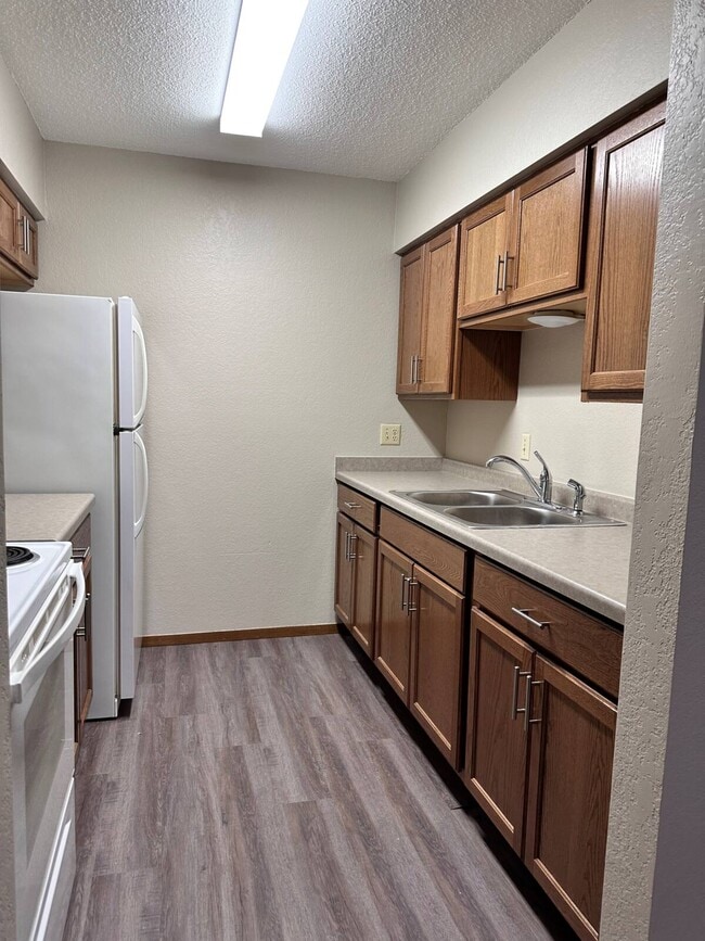 Building Photo - BR Properties