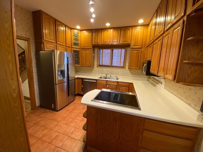 Building Photo - Rare Brick Single Family House On Goodale Park