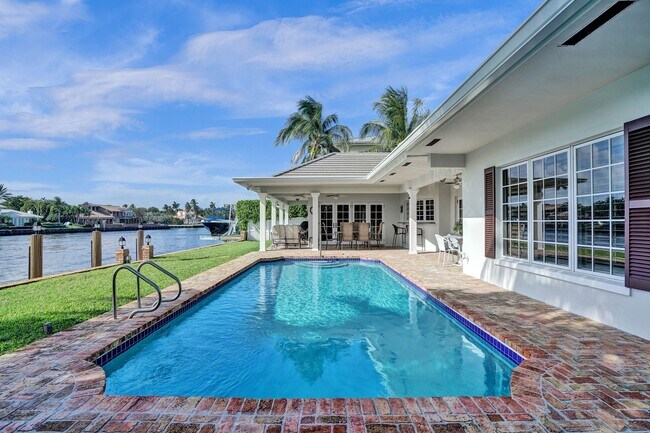 Building Photo - 7 Saranac Rd