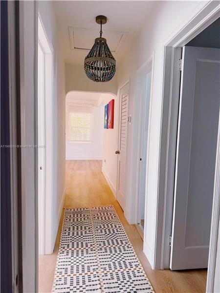 Building Photo - 1075 NE 120th St