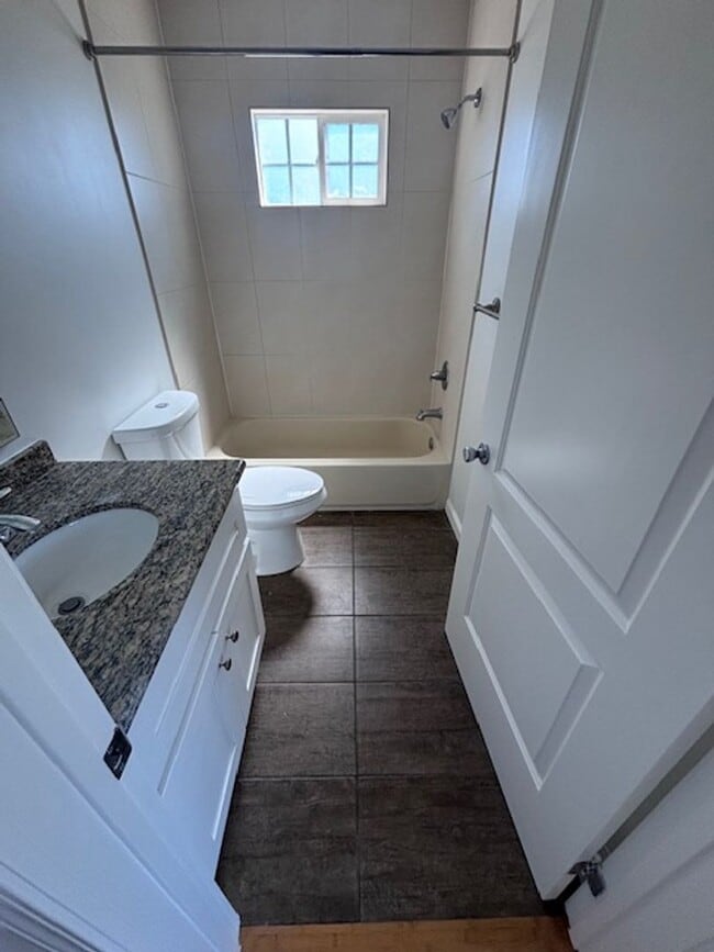 Building Photo - Welcome to 1828 Montrose St, located in the vibrant city of Los Angeles