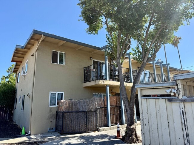 Building Photo - 1805 Bradford Way