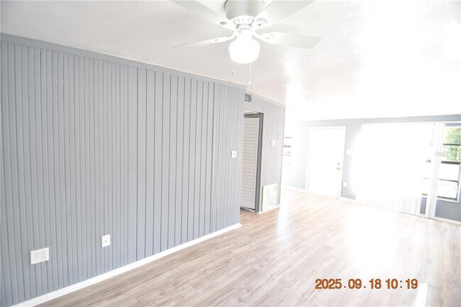 Building Photo - 9432 84th St