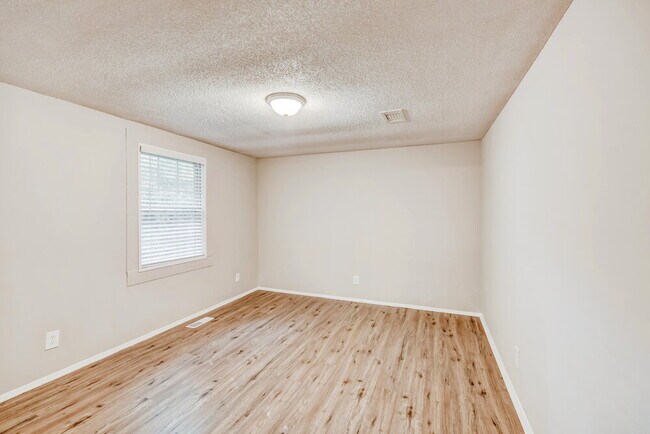 Building Photo - 6124 Tyler Loop Rd