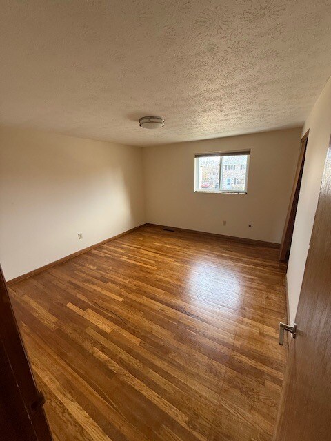 Building Photo - 3445 Beachworth Dr