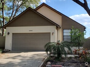 Building Photo - 3 bedroom 2 bath furnished & remodeled hom...