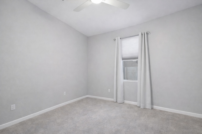 Building Photo - 272 W Satinka Dr