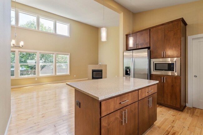 Building Photo - Beautiful 3-bdrm/2.5-bath in Beaumont-Wils...