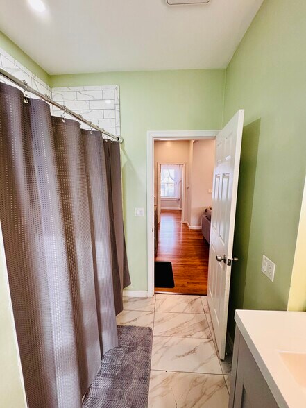 Building Photo - 28 Wabon St