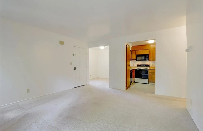 Building Photo - 1158 Honey Trl