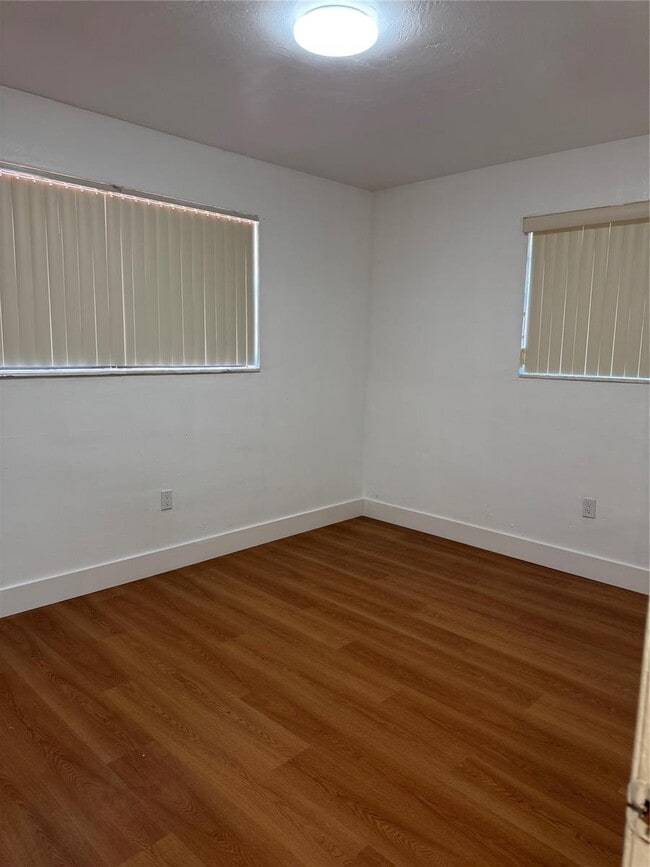 Building Photo - 910 NW 43rd St