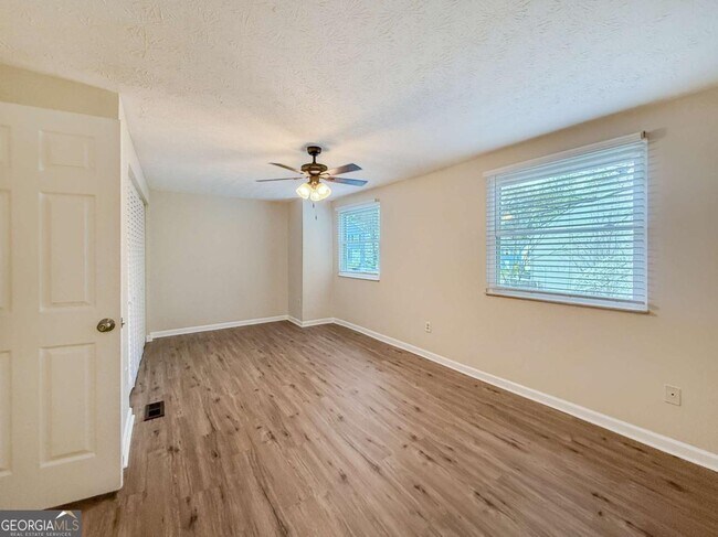 Building Photo - 1884 Shenandoah Valley Ln