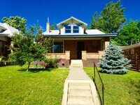 Building Photo - Bright and Charming Sunnyside Bungalow