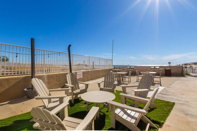 Building Photo - 511 E Beach Blvd