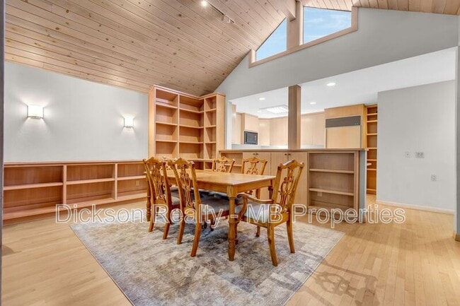Building Photo - 2205 S Arlington Ave