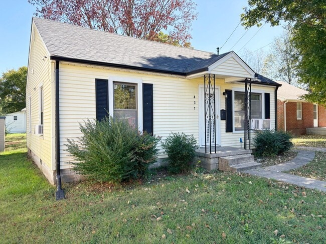 Building Photo - 2 Bedroom and 1 Bath Home