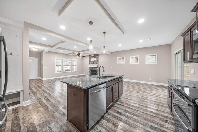 Building Photo - 1151 Eagle's View Dr