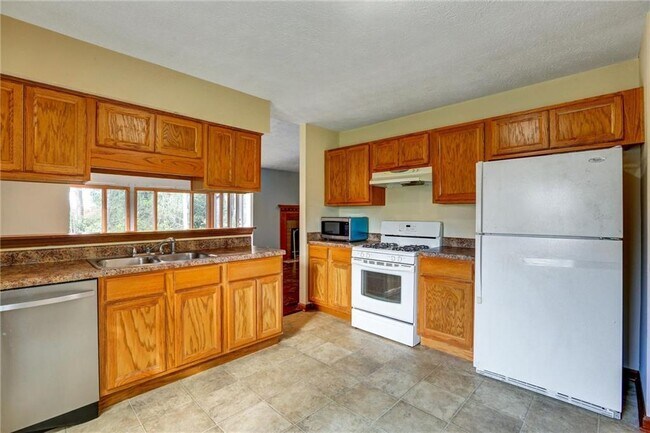 Building Photo - 1262 Bailing Dr