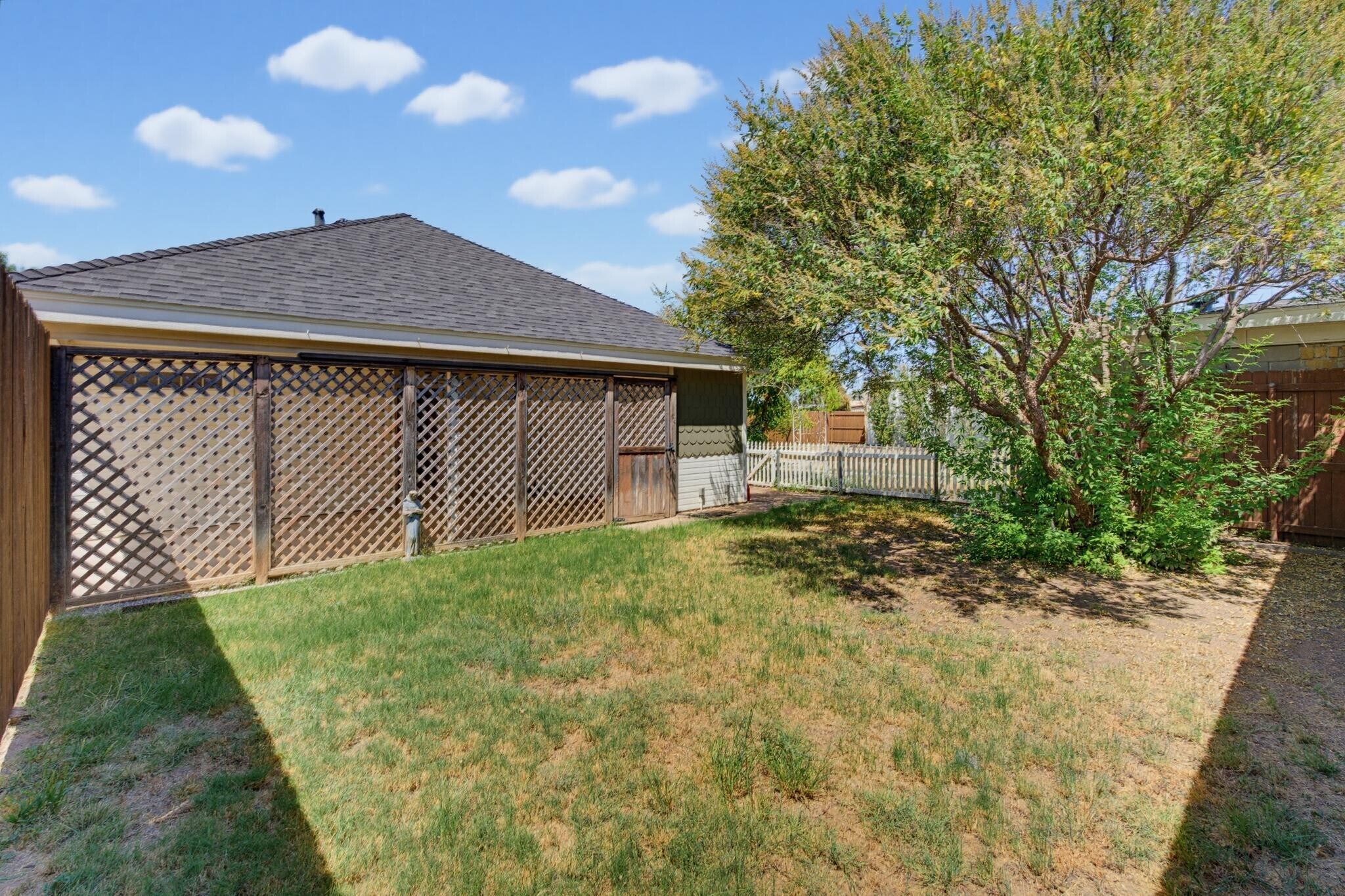 Building Photo - 286 Pilgrim Rd