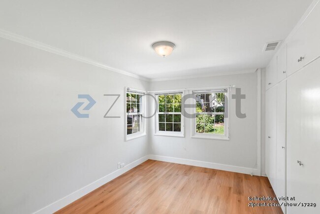 Building Photo - 96 Loyola Ave