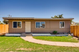 Building Photo - Updated 3 Bed/ 1 bath House Located in West Chula Vista