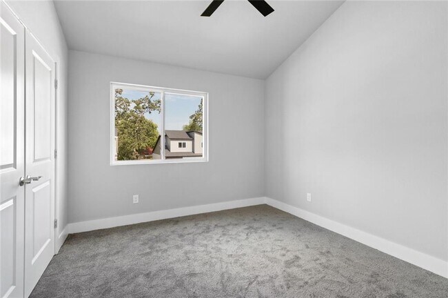 Building Photo - 657 Sun Meadows Loop