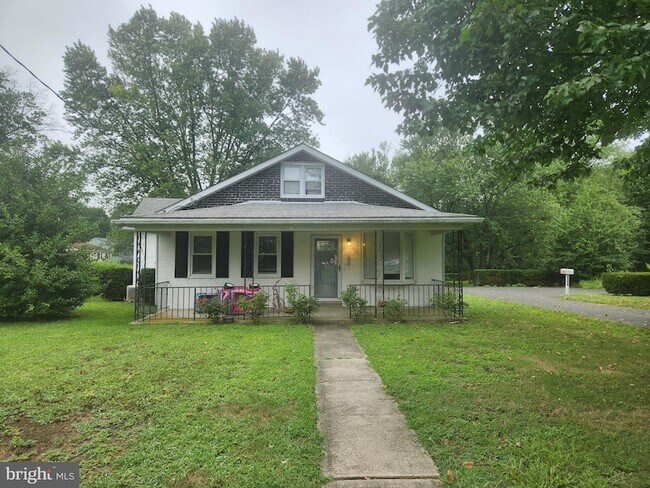 Primary Photo - 108 Borton Landing Rd