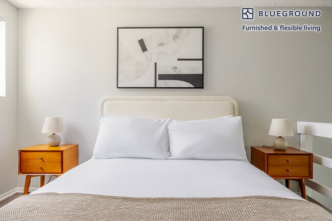 Building Photo - 641 Gayley Ave