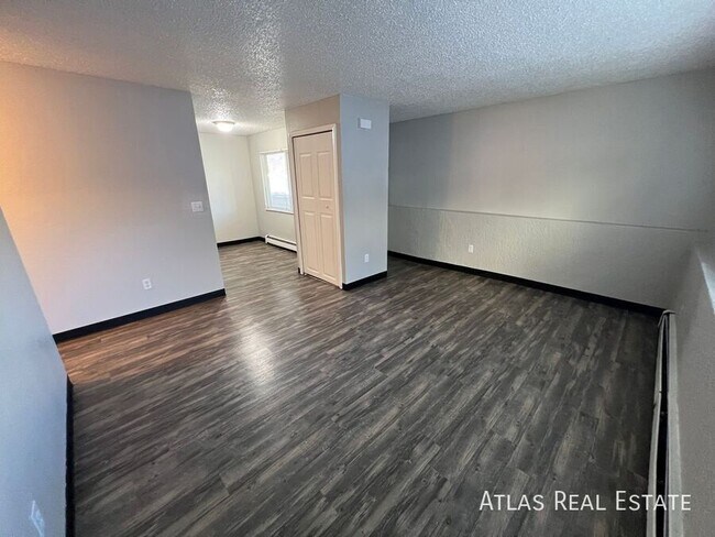 Building Photo - 415 St Vrain Pl