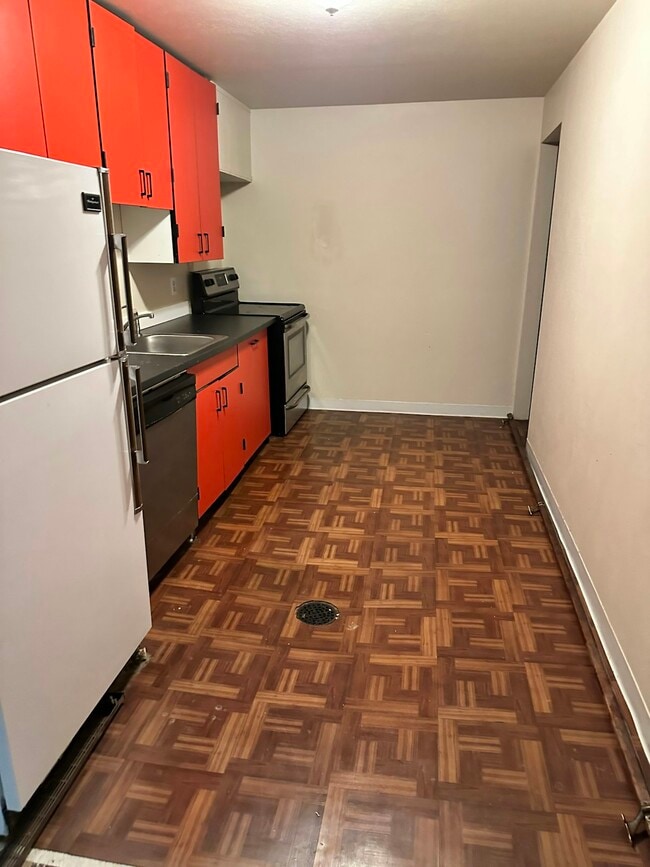 Building Photo - 99 S Lamar St