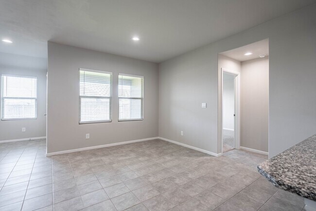 Building Photo - 7616 Silver Crk Ct