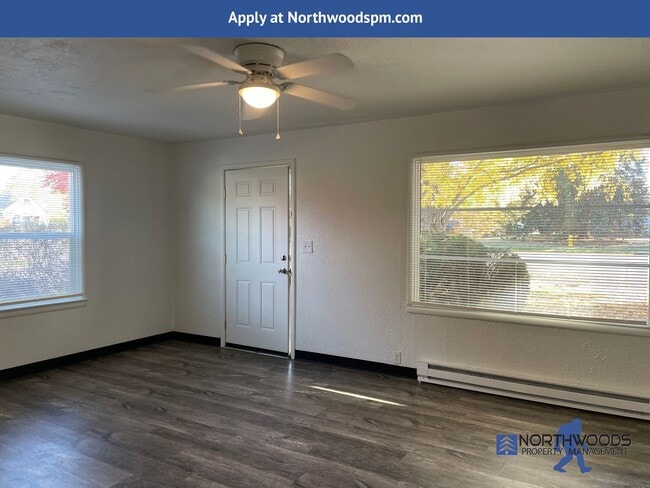 Building Photo - Nice 2 bedroom, 1 bathroom home close to everything in Central Point!!!