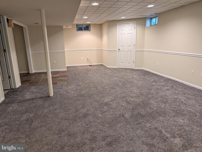 Building Photo - 123 Shoal Creek Dr