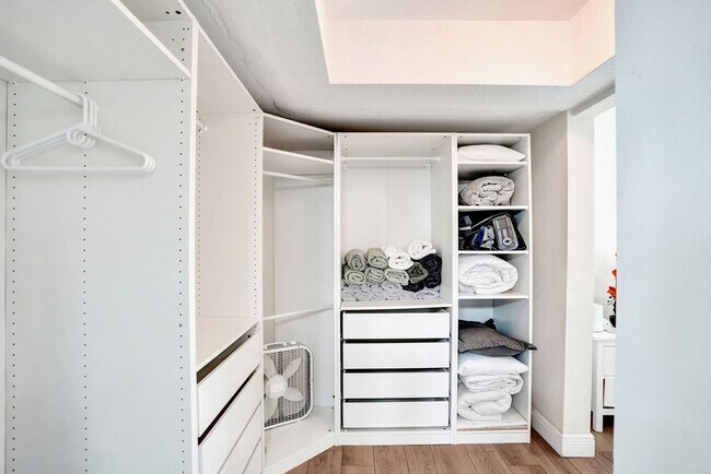 Building Photo - 5415 Harrison St