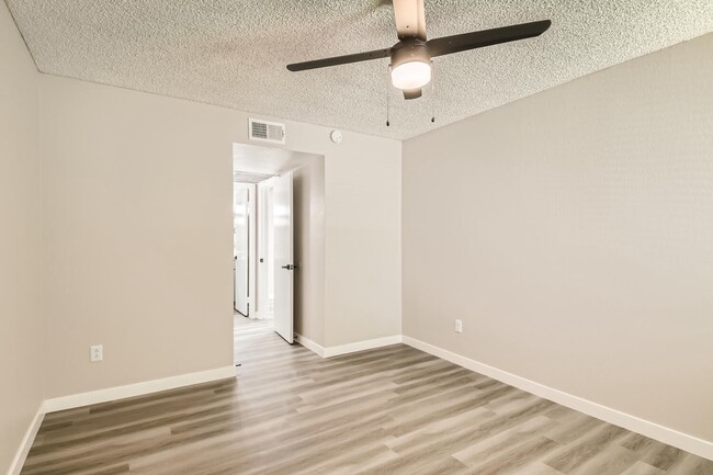 A1 Renovated - 1 Bed 1 Bath - Rise on McClintock