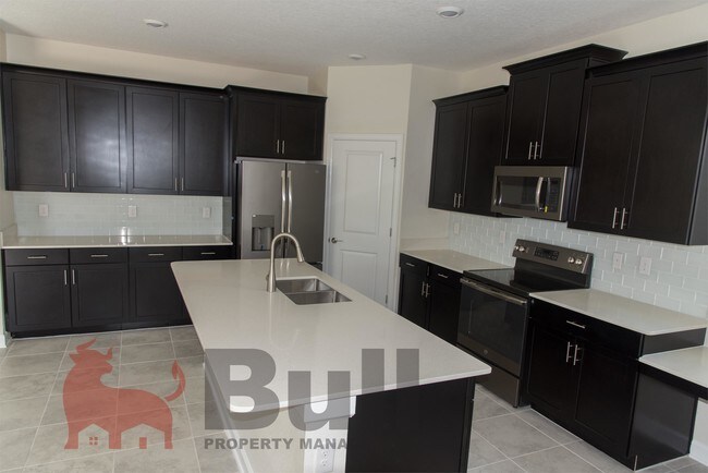 Building Photo - 7518 Summerlake Groves St