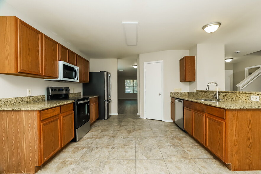 Building Photo - 4934 Orchid Star