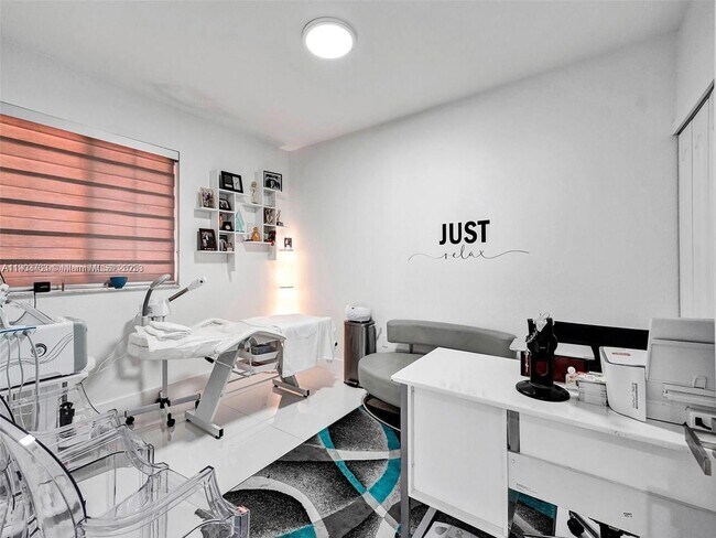 Building Photo - 7565 NW 177th Terrace