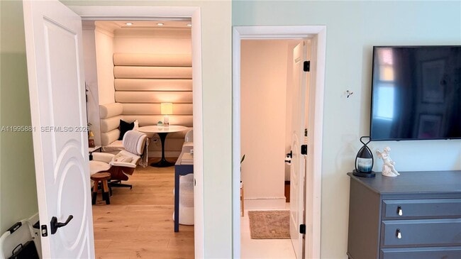 Building Photo - 736 13th St