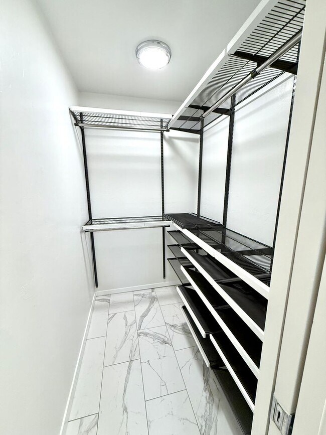 Building Photo - 3724 NW 64th St