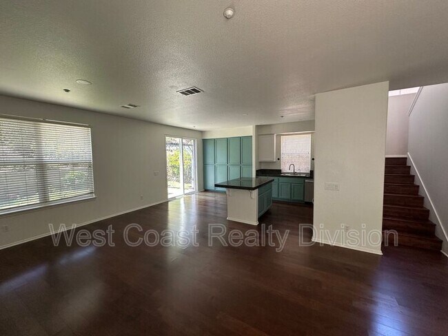Building Photo - 820 Silver Dr